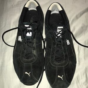 Black pumas. Size 13